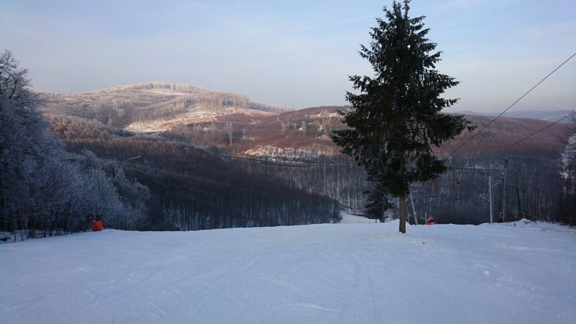 Dňa 26.1.2018 sú vleky v prevádzke v oboch strediskách.