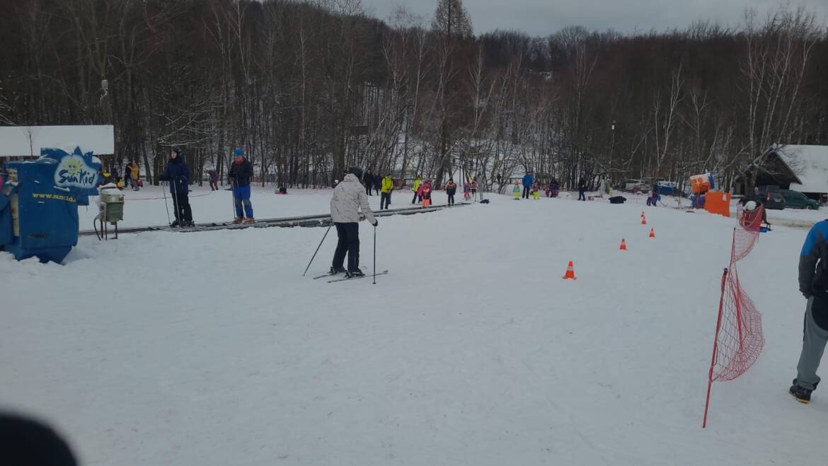 Prevádzka vlekov v oboch strediskách.