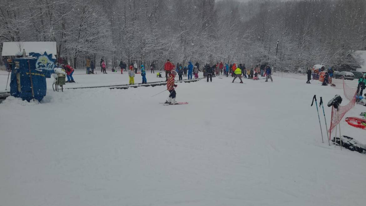 Denná prevádzka v oboch strediskách.