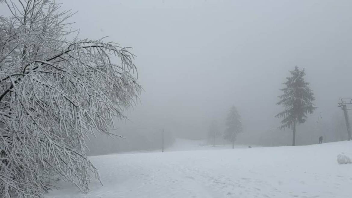 Even today it is snowing on Pezinská Baba.